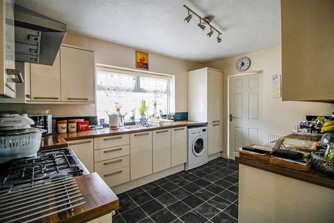145 Ffordd Derwen, Rhyl, LL18 2RN