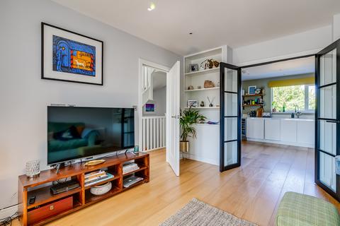 Flat 2, 60 Burnham Way, London, W13 9YA
