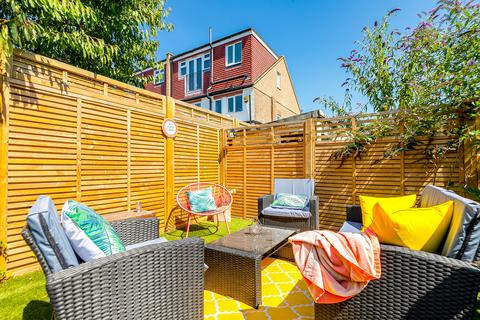 Flat 2, 60 Burnham Way, London, W13 9YA