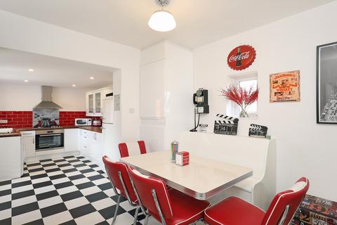 4 Ravenor Park Road, Greenford, UB6 9QX