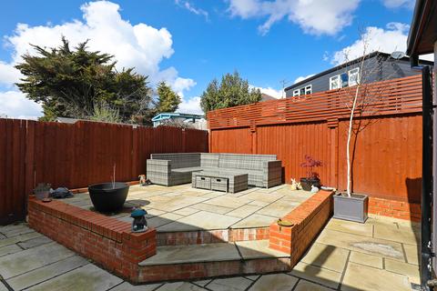 4 Ravenor Park Road, Greenford, UB6 9QX