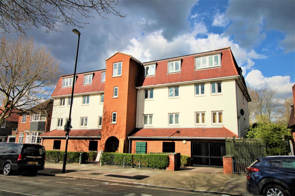 Downham Way, Bromley, Kent, BR1 2 bed apartment for sale £275,000