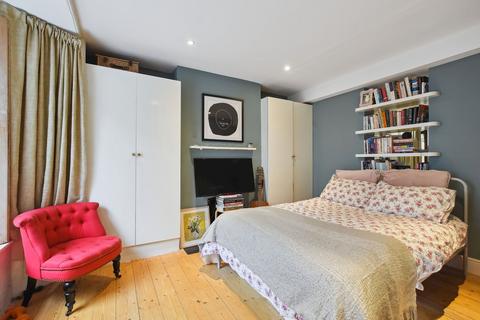 5a Rickthorne Road, London, N19 4JS