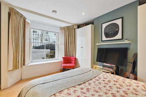 5a Rickthorne Road, London, N19 4JS