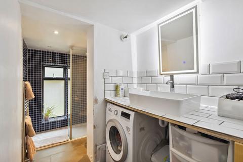 5a Rickthorne Road, London, N19 4JS