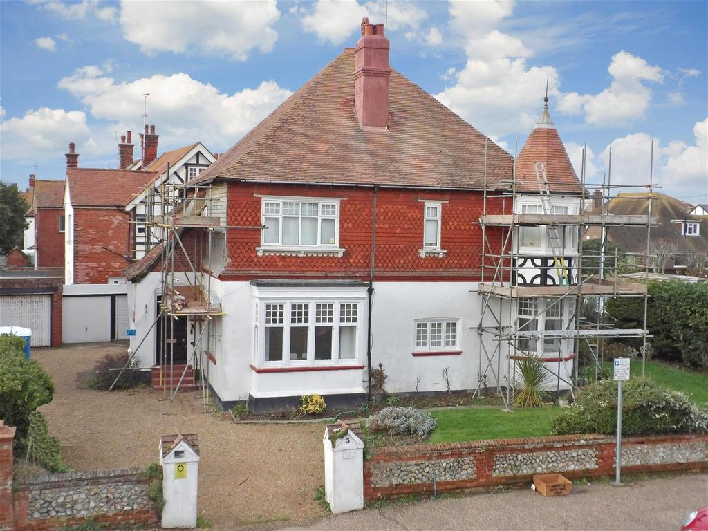 Heene Road, Worthing, West Sussex 1 bed ground floor flat for sale £220,000