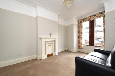 2 Nyon Grove, London, SE6 4EU