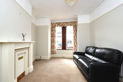 2 Nyon Grove, London, SE6 4EU