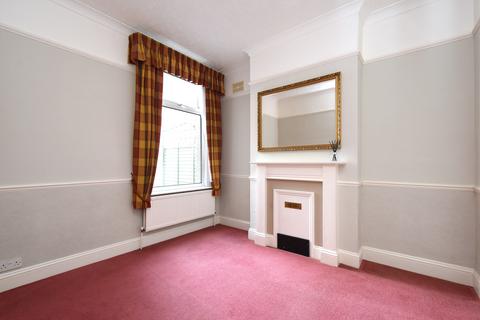 2 Nyon Grove, London, SE6 4EU