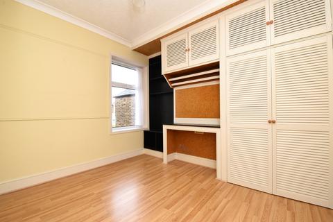 2 Nyon Grove, London, SE6 4EU