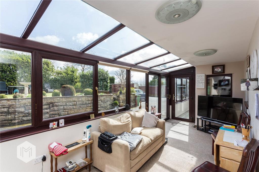 Valletts Lane, Bolton, Greater Manchester, BL1 6 bed detached house for