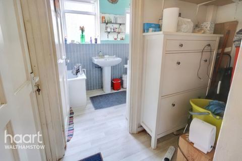 60 Theydon Street, Walthamstow, London, E17 8EL