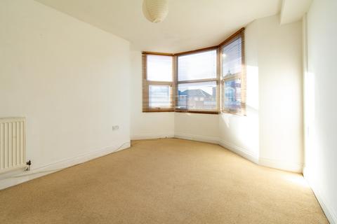 2 bedroom apartment for sale, 2 Bed Flat With Parking in Winton