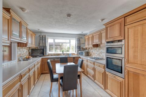162 Battenhall Road, Worcester, WR5 2BT