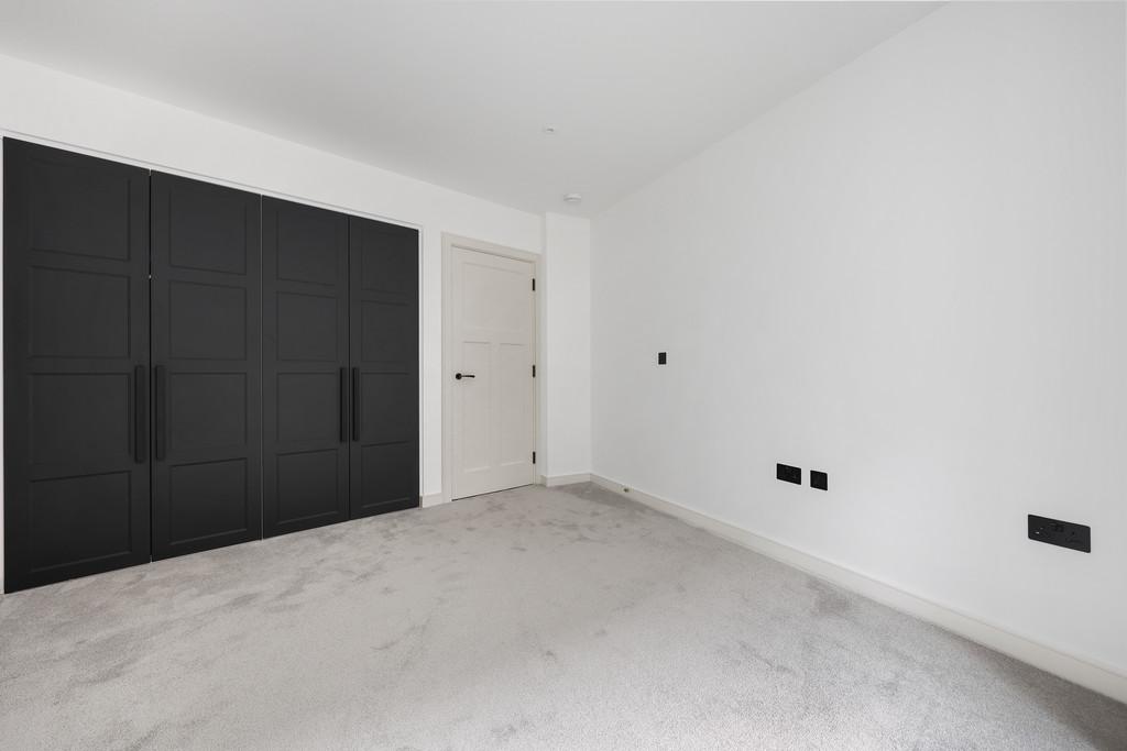 Bedroom 1 Picture 3