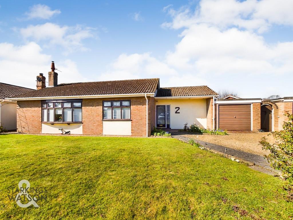 Christine Avenue, Lingwood, Norwich 3 bed detached bungalow £350,000