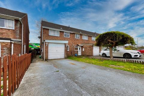3 bedroom end of terrace house for sale - 26 Cae Ffynnon, Brackla, Bridgend, CF31 2HG