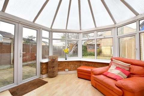 8 Dowding Way, Hornchurch, RM12 5AH