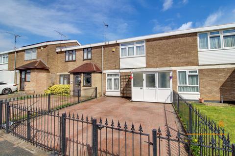 84 Ballards Walk, Basildon, SS15 5HP
