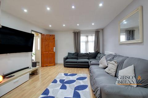84 Ballards Walk, Basildon, SS15 5HP