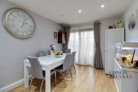 84 Ballards Walk, Basildon, SS15 5HP