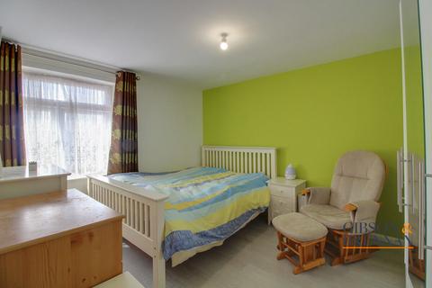 84 Ballards Walk, Basildon, SS15 5HP