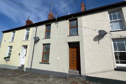 3 bedroom terraced house for sale, Lewis Street, Llandysul, SA44