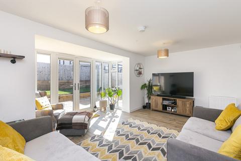 3 Catchilraw Drive, Edinburgh, EH17 8GE
