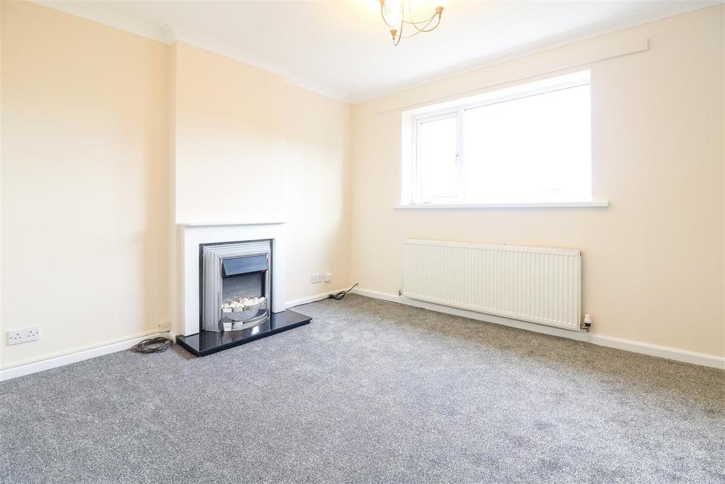 Cloverlands Drive, Staincross, Barnsley 2 bed £560 pcm (£