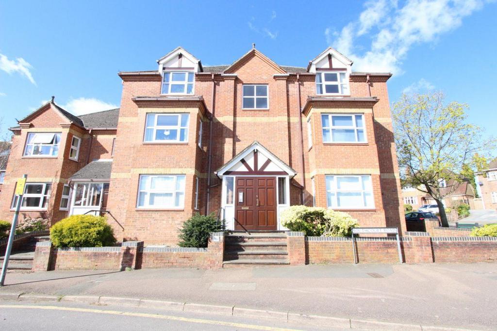 Southcourt Road, Linslade 2 bed flat £925 pcm (£213 pw)