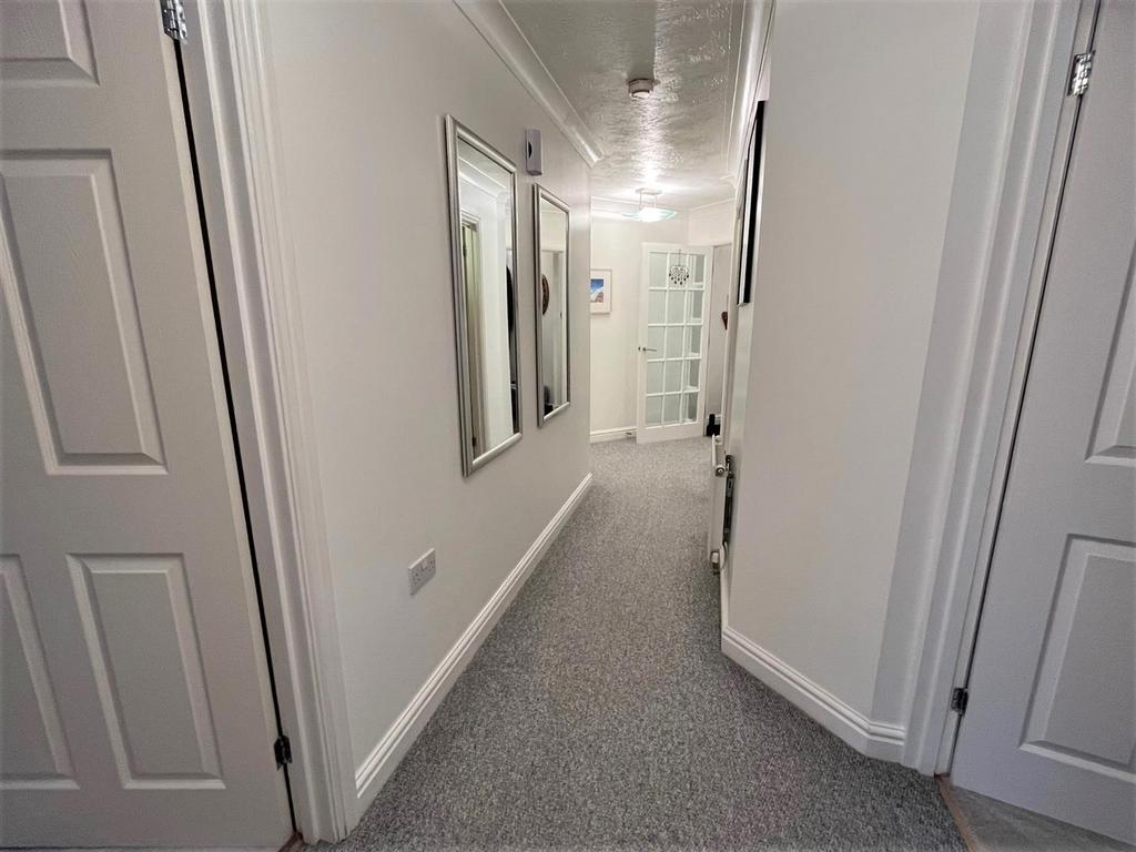 Hallway.jpg
