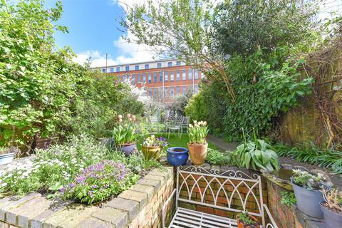 6 Elysium Terrace, Northampton, NN2 6EN