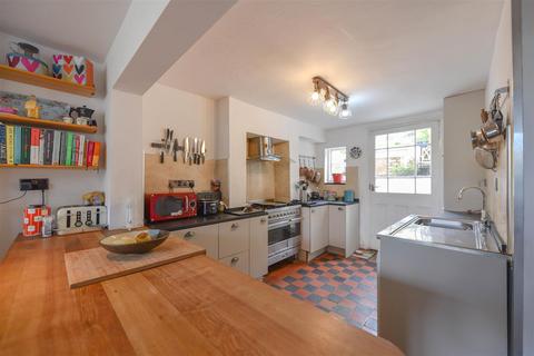 6 Elysium Terrace, Northampton, NN2 6EN