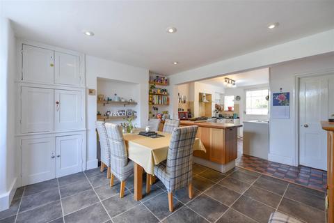 6 Elysium Terrace, Northampton, NN2 6EN