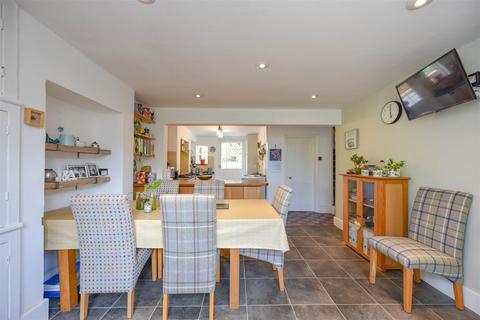 6 Elysium Terrace, Northampton, NN2 6EN