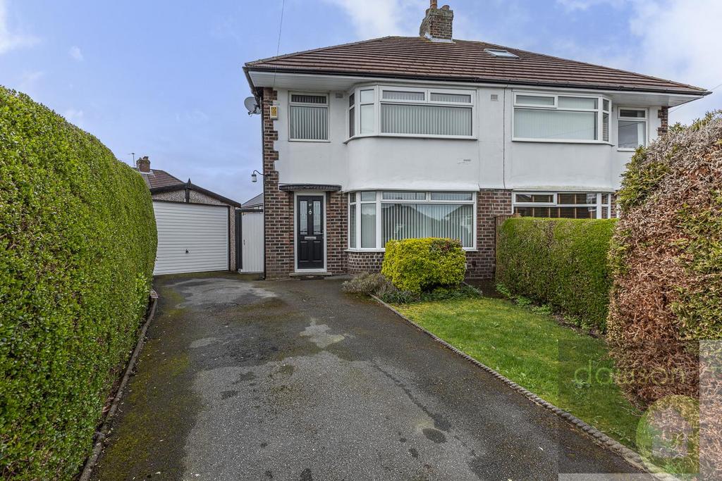 Green Park Road, Halifax 3 bed semidetached house £300,000