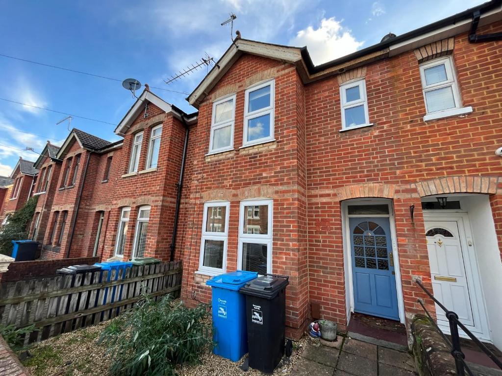 Shillito Road, Poole 5 bed terraced house £1,495 pcm (£345 pw)
