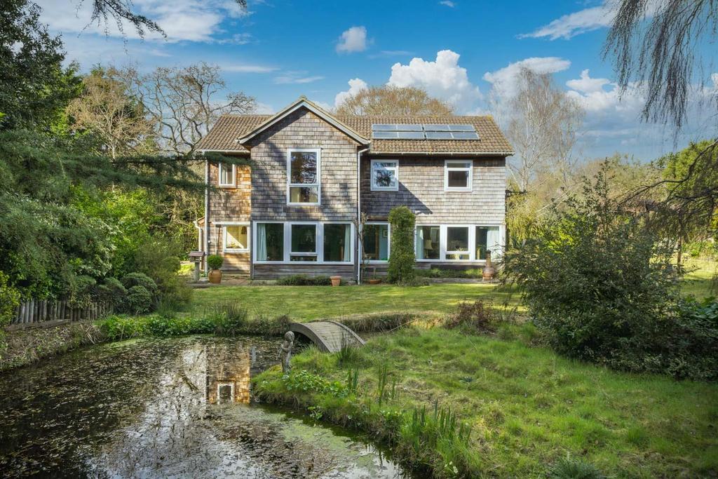 Cranmore, Isle of Wight 5 bed detached house for sale £675,000