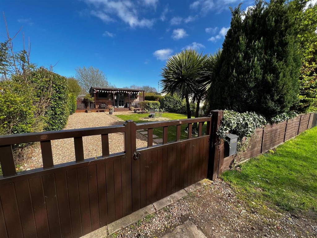 Anthony's Bank, Humberston Fitties, Humberston, Grimsby 2 bed detached