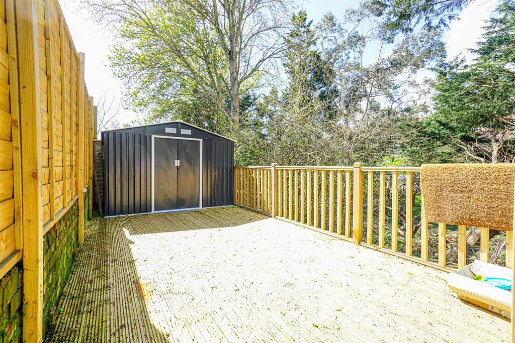 Brackendale, Hastings 2 bed flat £180,000