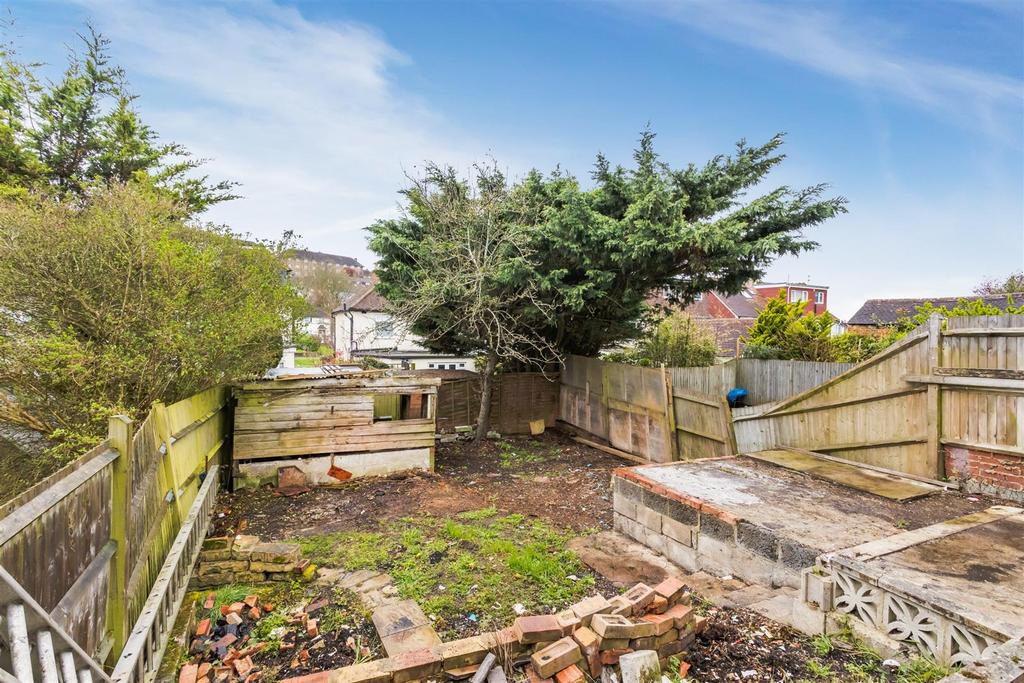 Carden Crescent, Brighton 3 bed semidetached house £350,000