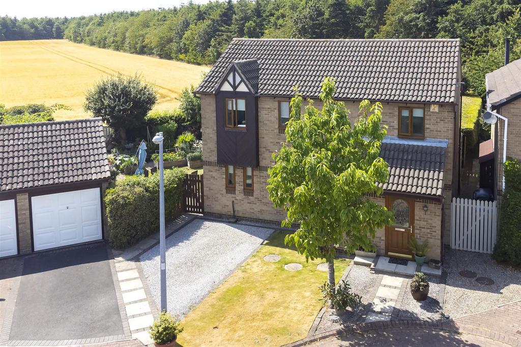 Miller Close, Pocklington 4 bed detached house for sale £380,000