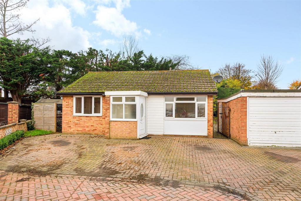 Worcester Close, Newport Pagnell 2 bed detached bungalow to rent £