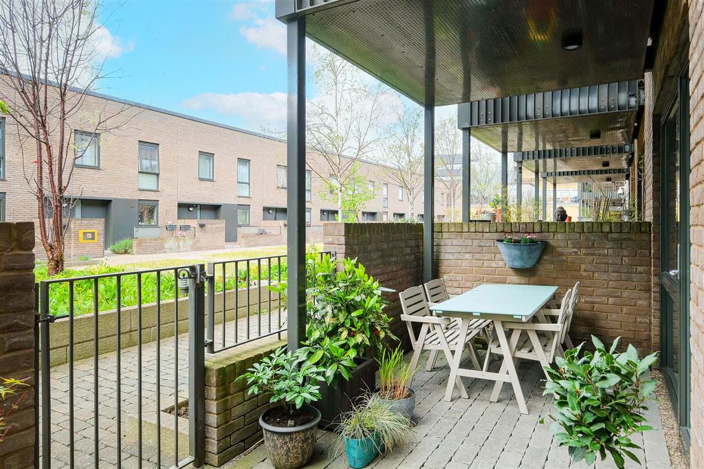 Chaplin House, Hoe Street, Walthamstow 1 bed flat for sale £375,000