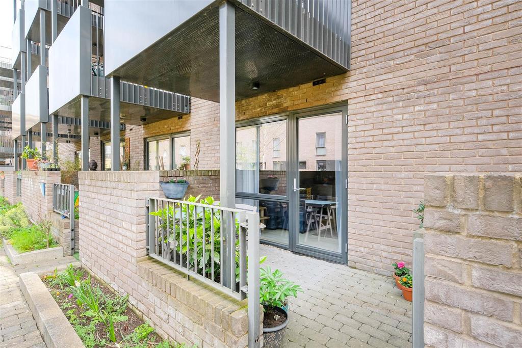 Chaplin House, Hoe Street, Walthamstow 1 bed flat £365,000