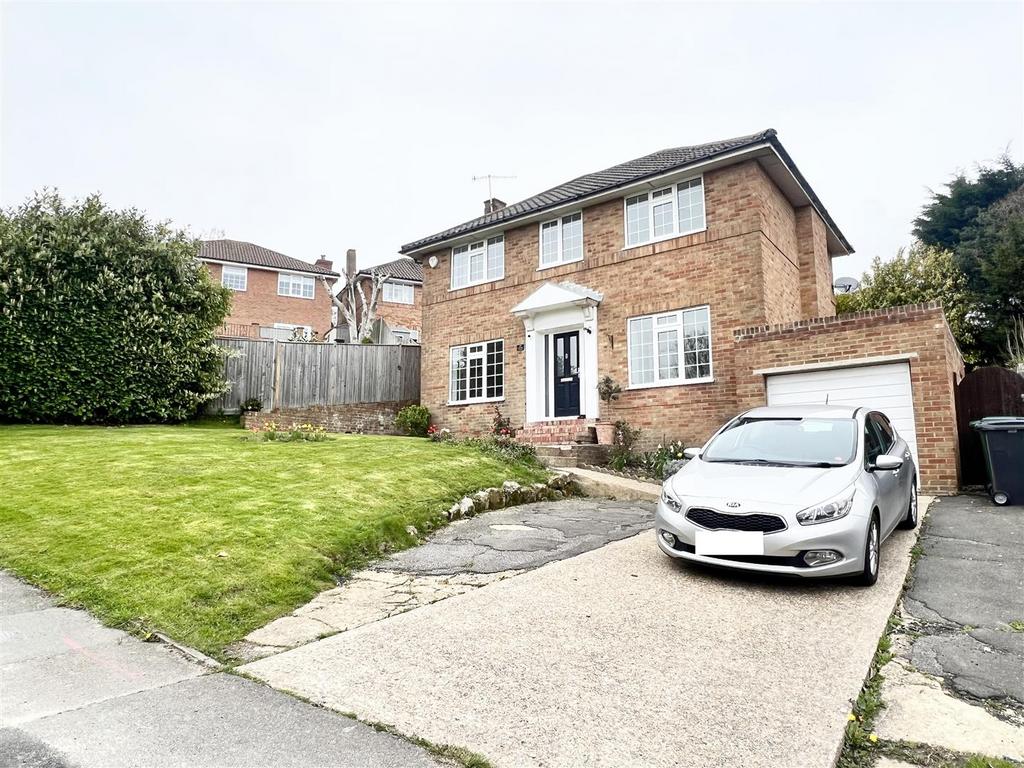 Fernside Avenue, St. LeonardsOnSea 4 bed detached house £449,950
