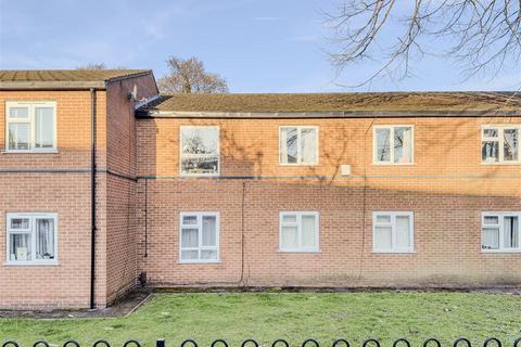 3 bedroom maisonette for sale