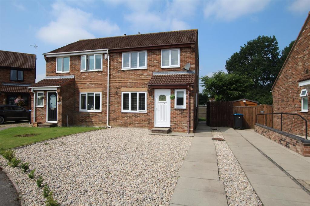 Sheraton Close, Newton Aycliffe 3 bed semidetached house £795 pcm (£