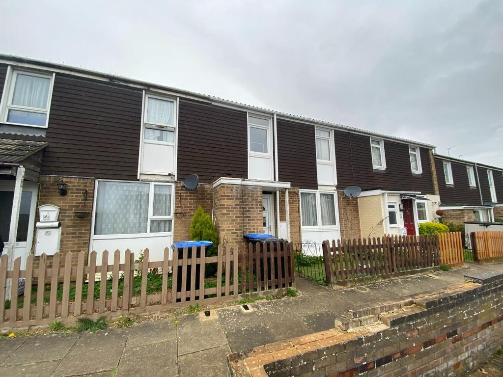 Preston Court, Lumbertubs, Northampton NN3 3 bed terraced house £210,000