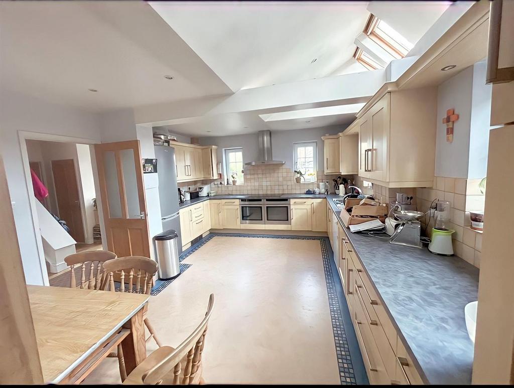 Kitchen 2 110.jpg